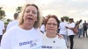 La marche des femmes jusqu'au meeting