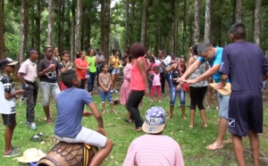 Rencontre de notre histoire avec notre futur dans la forêt de Bébour